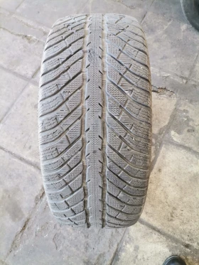Гуми Зимни 235/50R18