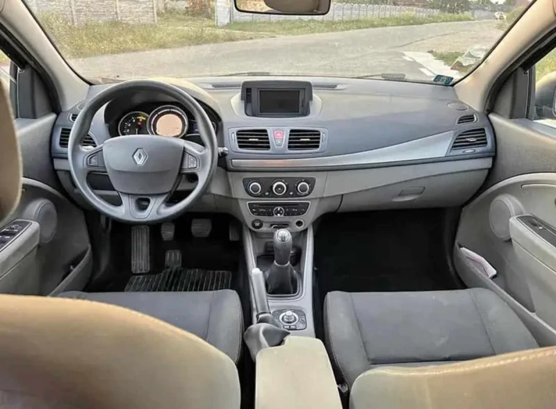 Renault Megane 1.5DCI, снимка 5 - Автомобили и джипове - 46845249