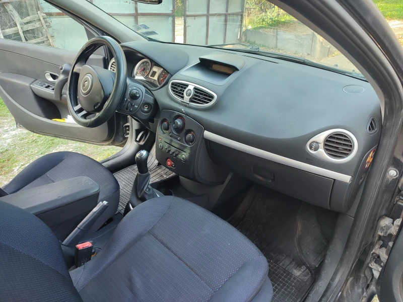 Renault Clio 1.6i 16V ГАЗ, снимка 9 - Автомобили и джипове - 47820771