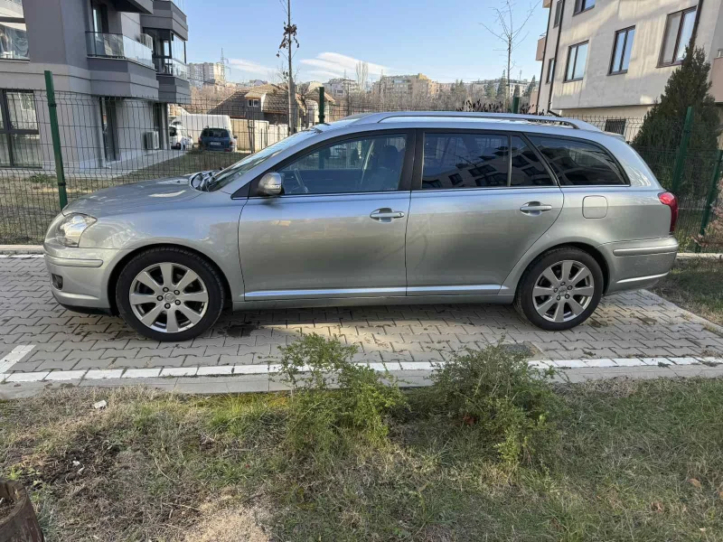 Toyota Avensis 2.2, снимка 3 - Автомобили и джипове - 48131933