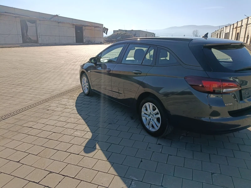 Opel Astra 1.6 CDTI уникат, снимка 5 - Автомобили и джипове - 52411254