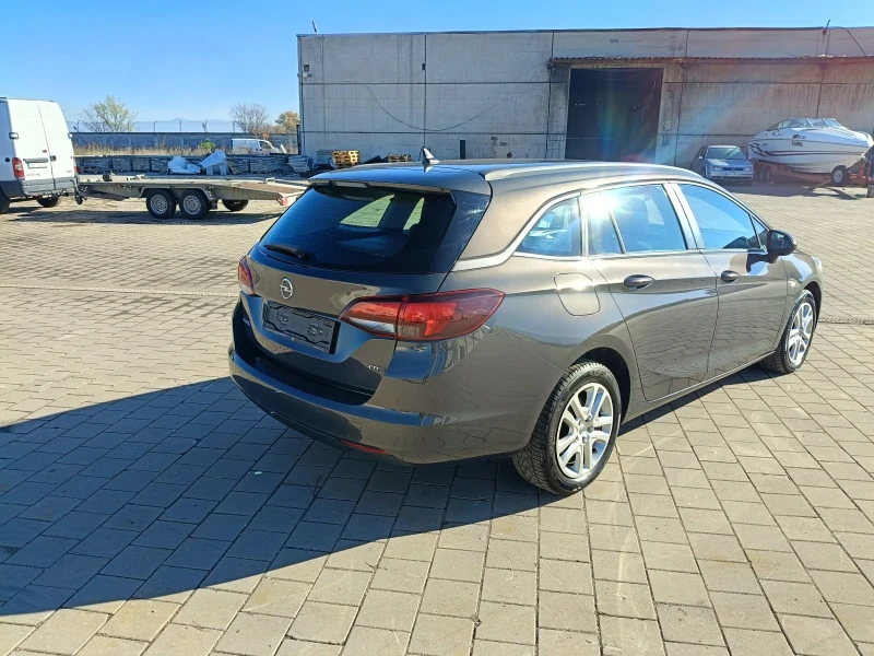 Opel Astra 1.6 CDTI уникат, снимка 4 - Автомобили и джипове - 52411254