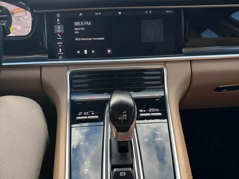 Porsche Panamera 4 AWD 2019 * CARFAX * БЕЗ ПЪРВОНАЧАЛНА ВНОСКА, снимка 9 - Автомобили и джипове - 52673199