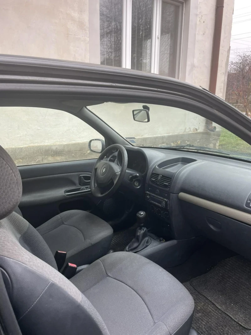 Renault Clio, снимка 11 - Автомобили и джипове - 53500116