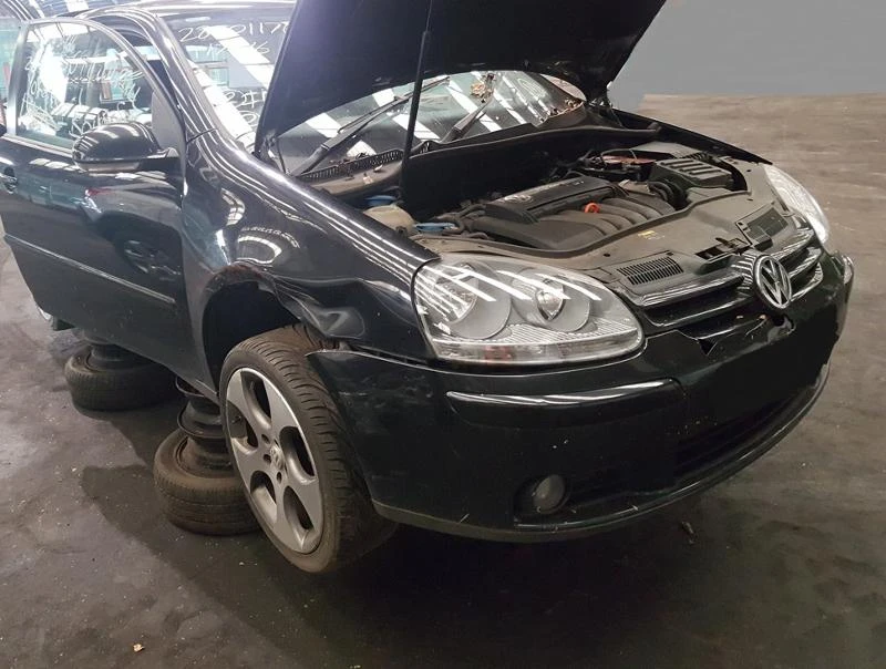 VW Golf 1.6/2.0FSIЧАСТИ, снимка 1 - Автомобили и джипове - 16802523