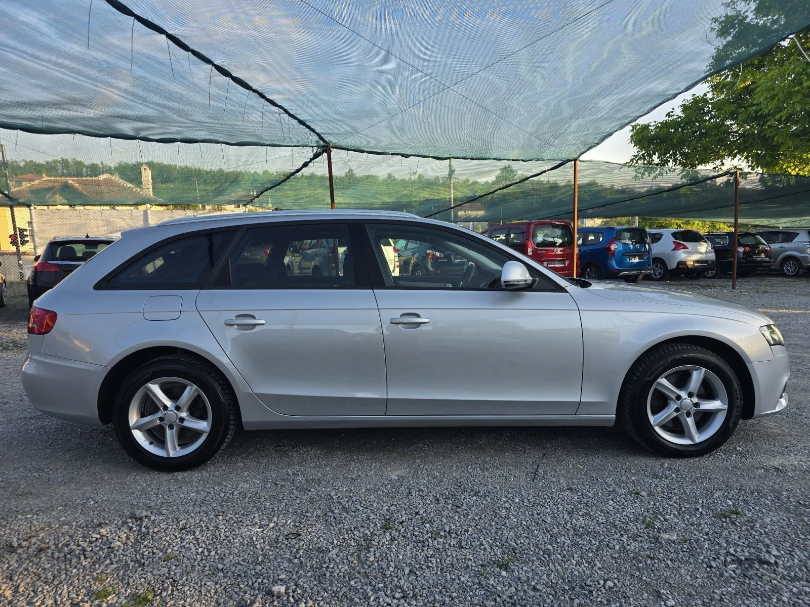 Audi A4 2.0 TDI 143 К.С. АВТОМАТ / ЛЕД / КЛИМАТРОНИК  - изображение 6
