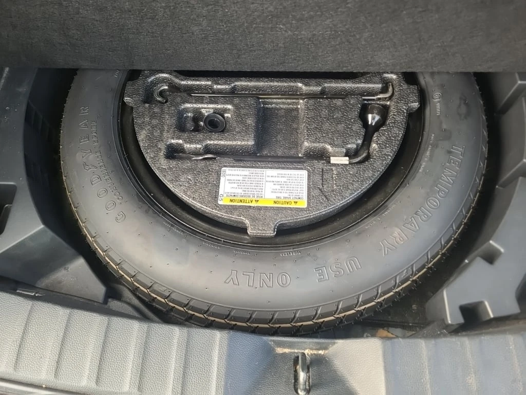 Toyota Corolla Cross * L * CARFAX *    | Mobile.bg   12