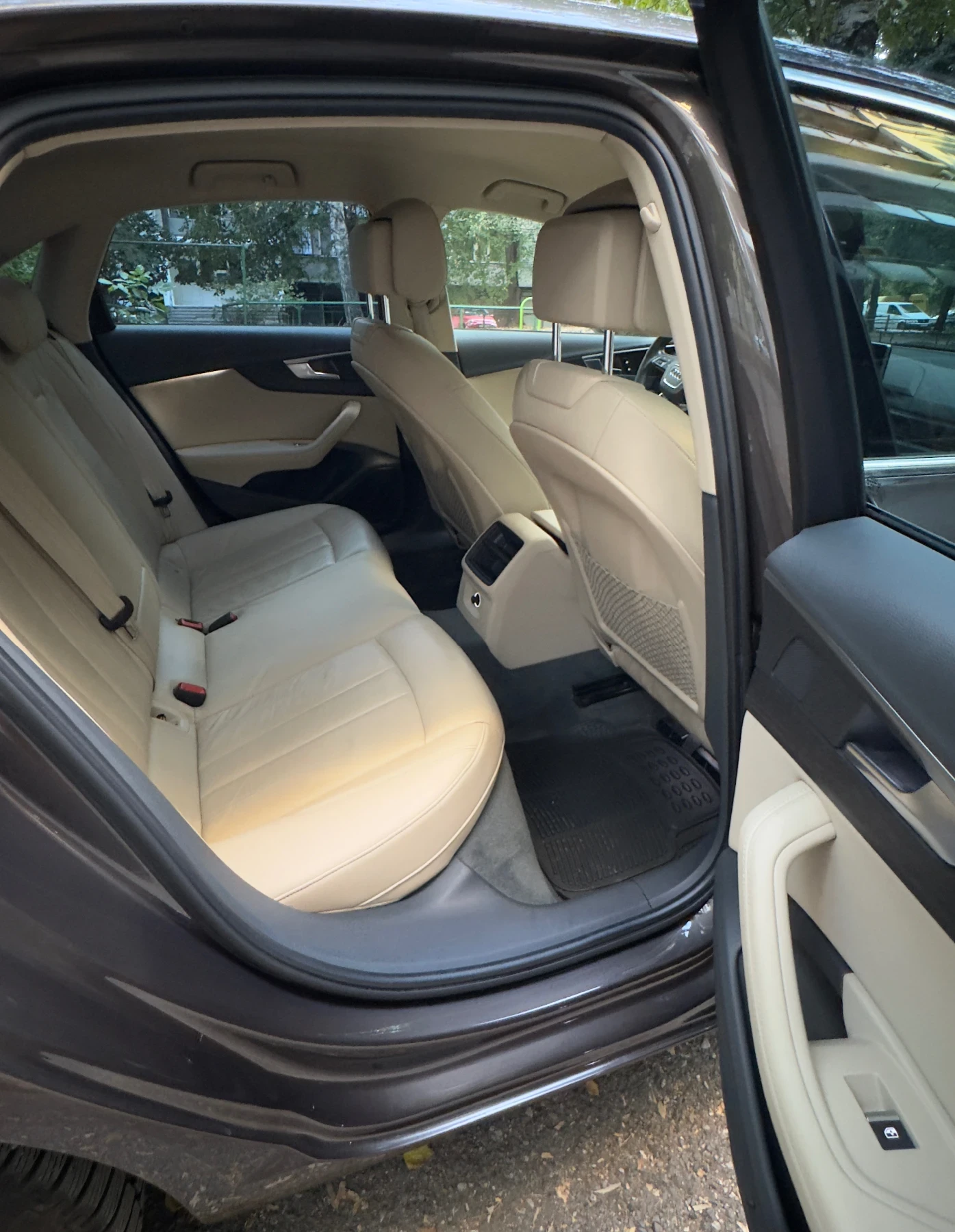 Audi A4 2.0TDI 190kc Automatic  - изображение 8