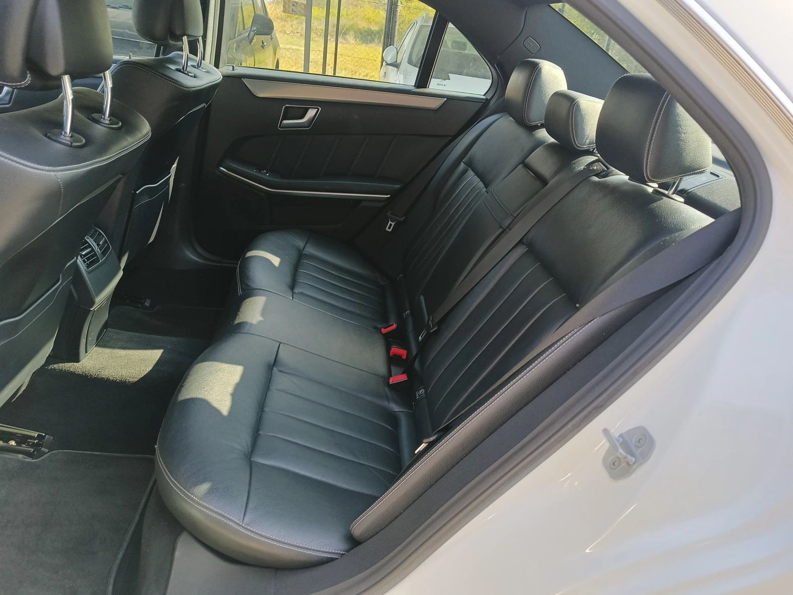 Mercedes-Benz E 300 2.2cdi Hybrid, снимка 16 - Автомобили и джипове - 53058584