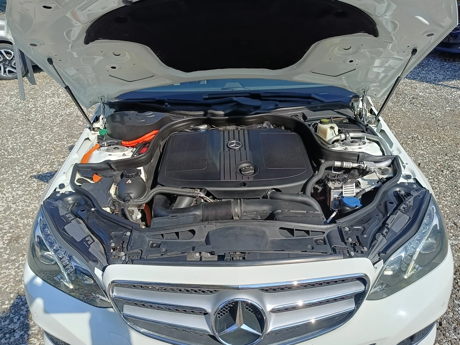 Mercedes-Benz E 300 2.2cdi Hybrid, снимка 15 - Автомобили и джипове - 53058584