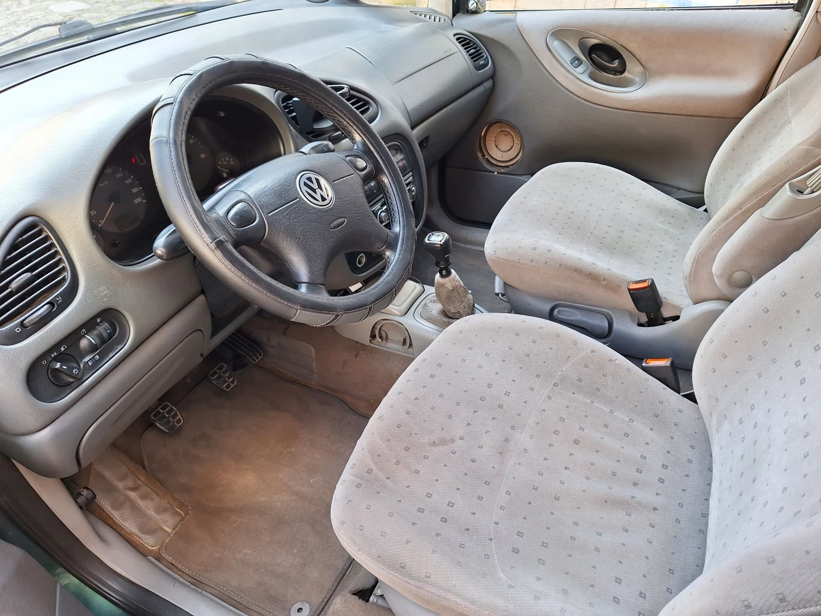 VW Sharan 1.9 tdi 6+ 1 , снимка 8 - Автомобили и джипове - 53875149