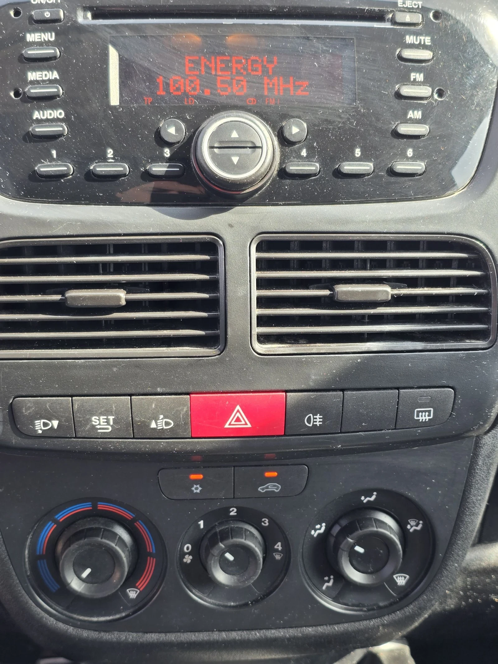 Opel Combo 1.3 MJT 2015 г. Клима, Темпомат, снимка 10 - Автомобили и джипове - 54225184