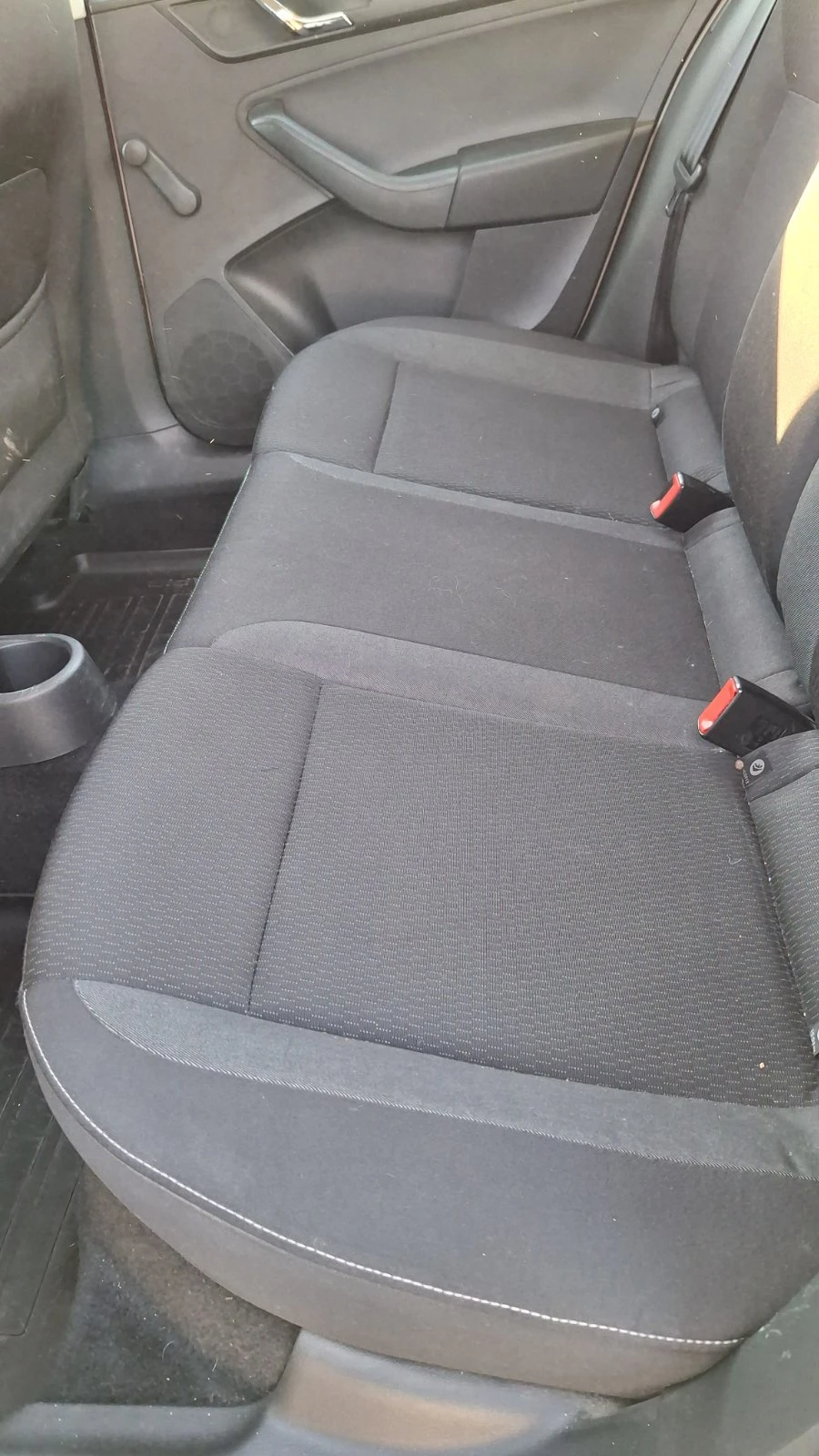 Skoda Rapid, снимка 11 - Автомобили и джипове - 54254344