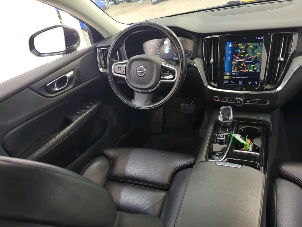 Volvo V60 T6 Inscription - Hybrid, снимка 6 - Автомобили и джипове - 54453056