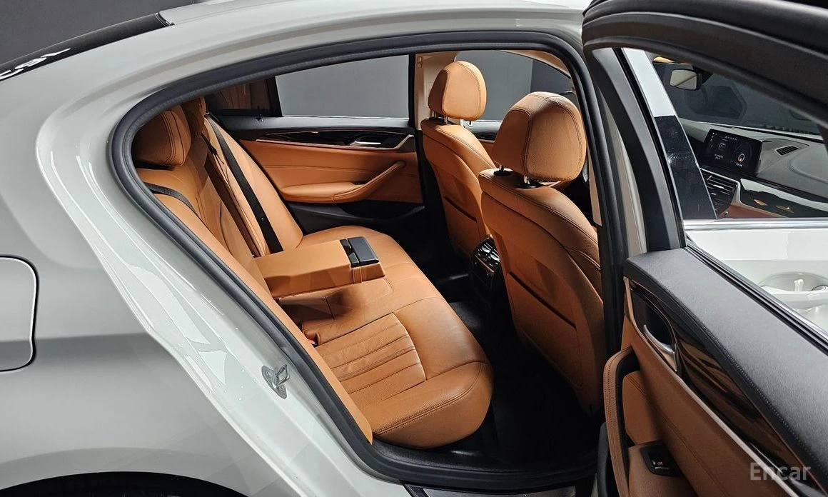 BMW 520, снимка 12 - Автомобили и джипове - 54629557