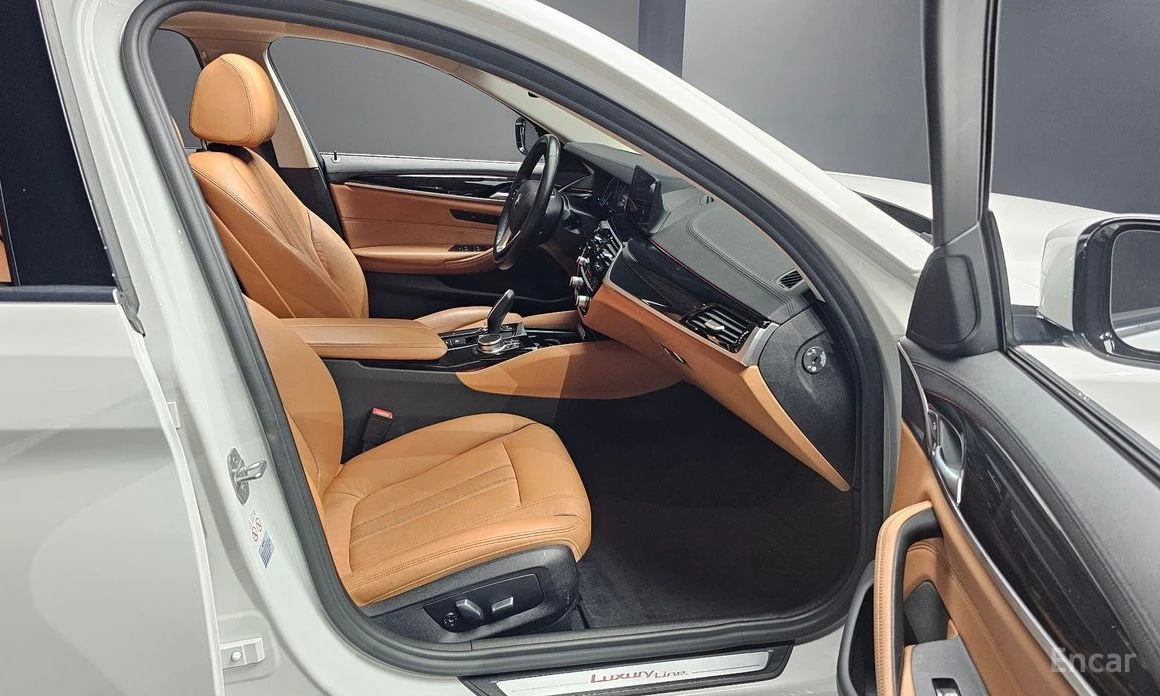 BMW 520, снимка 11 - Автомобили и джипове - 54629557