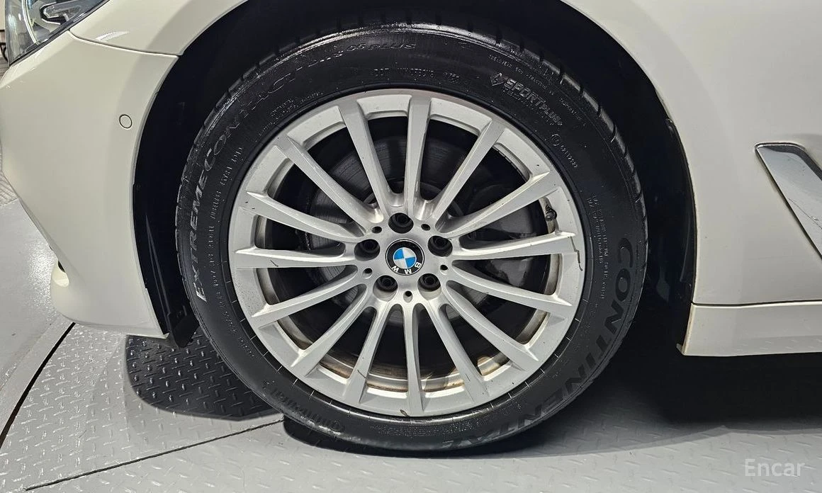 BMW 520, снимка 5 - Автомобили и джипове - 54629557