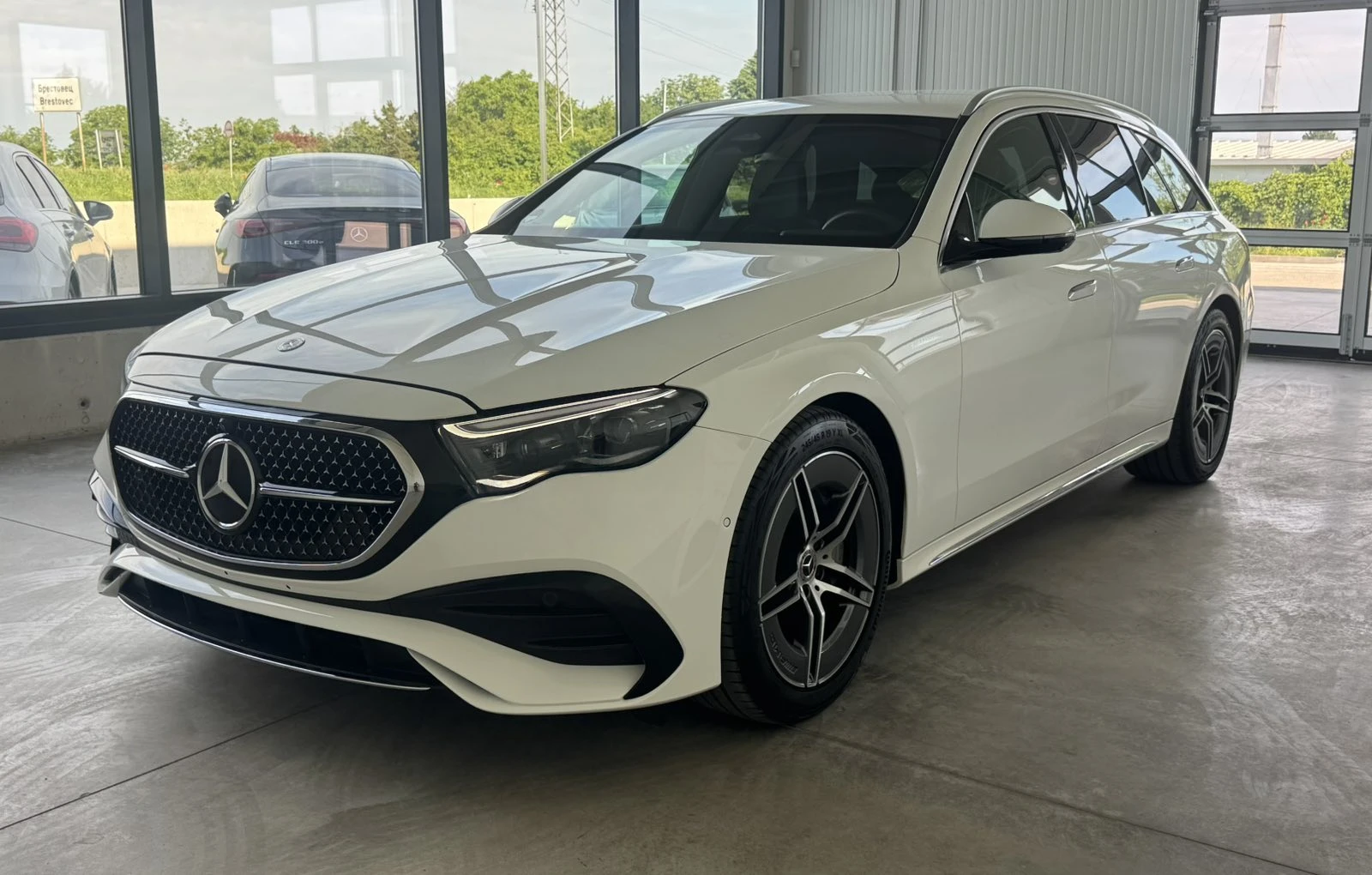 Mercedes-Benz E 300 e , снимка 3 - Автомобили и джипове - 54748784