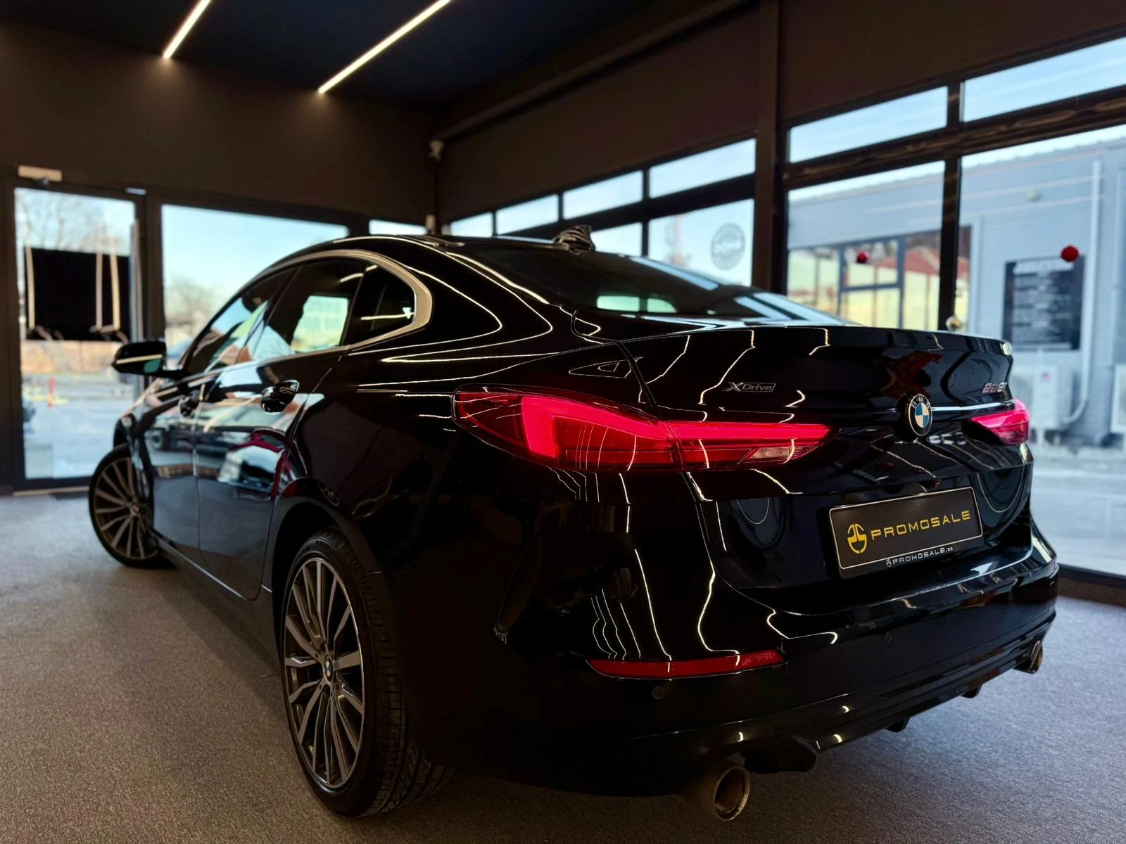 BMW 2 Gran Coupe Xdrive* Carplay* Iconiq Glow* Подгрев* Лизинг, снимка 5 - Автомобили и джипове - 55008192