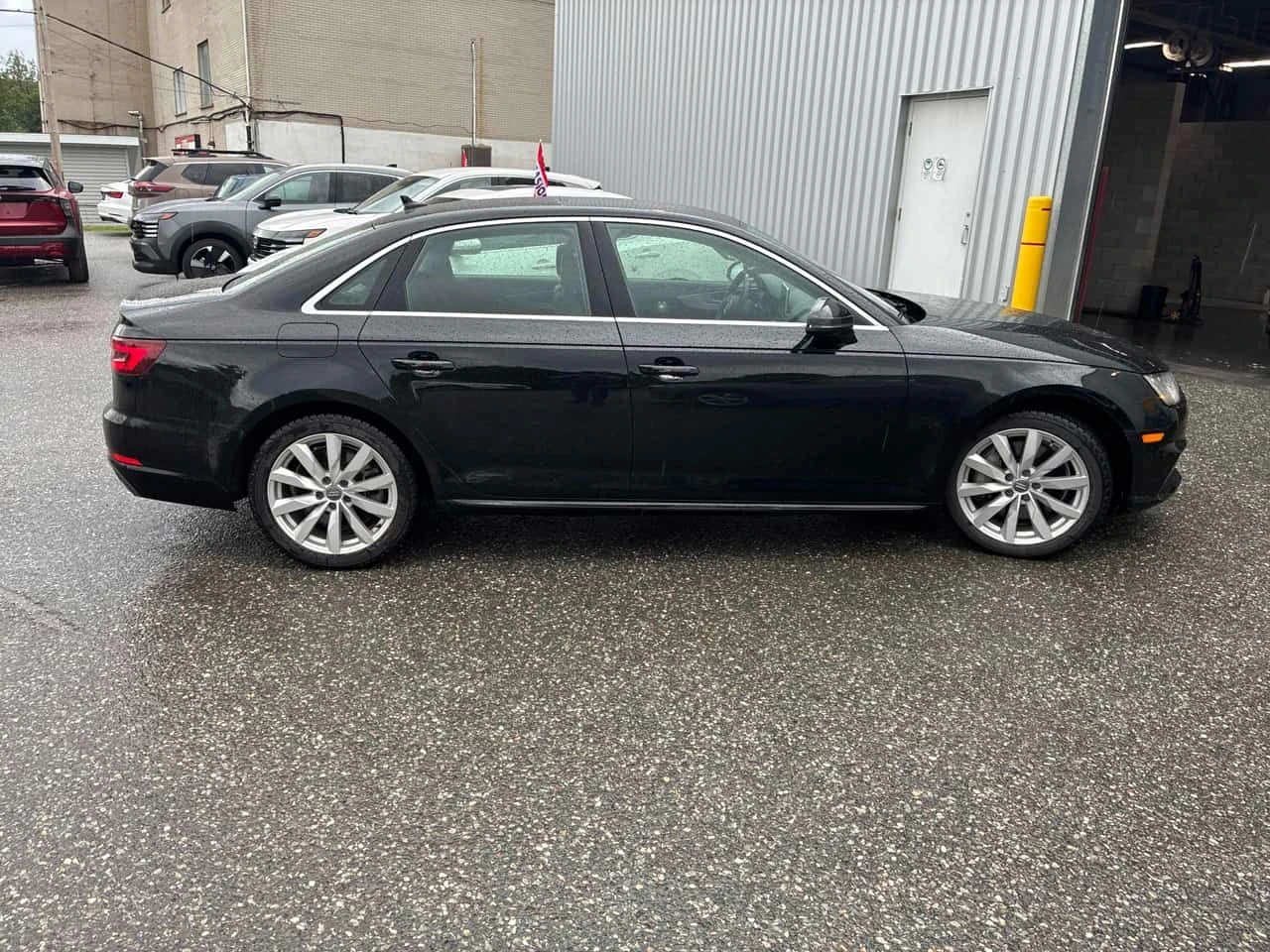 Audi A4 KOMFORT QUATTRO * ПОДГРЕВИ* КАМЕРА* ПАНОРАМА* , снимка 4 - Автомобили и джипове - 55008370
