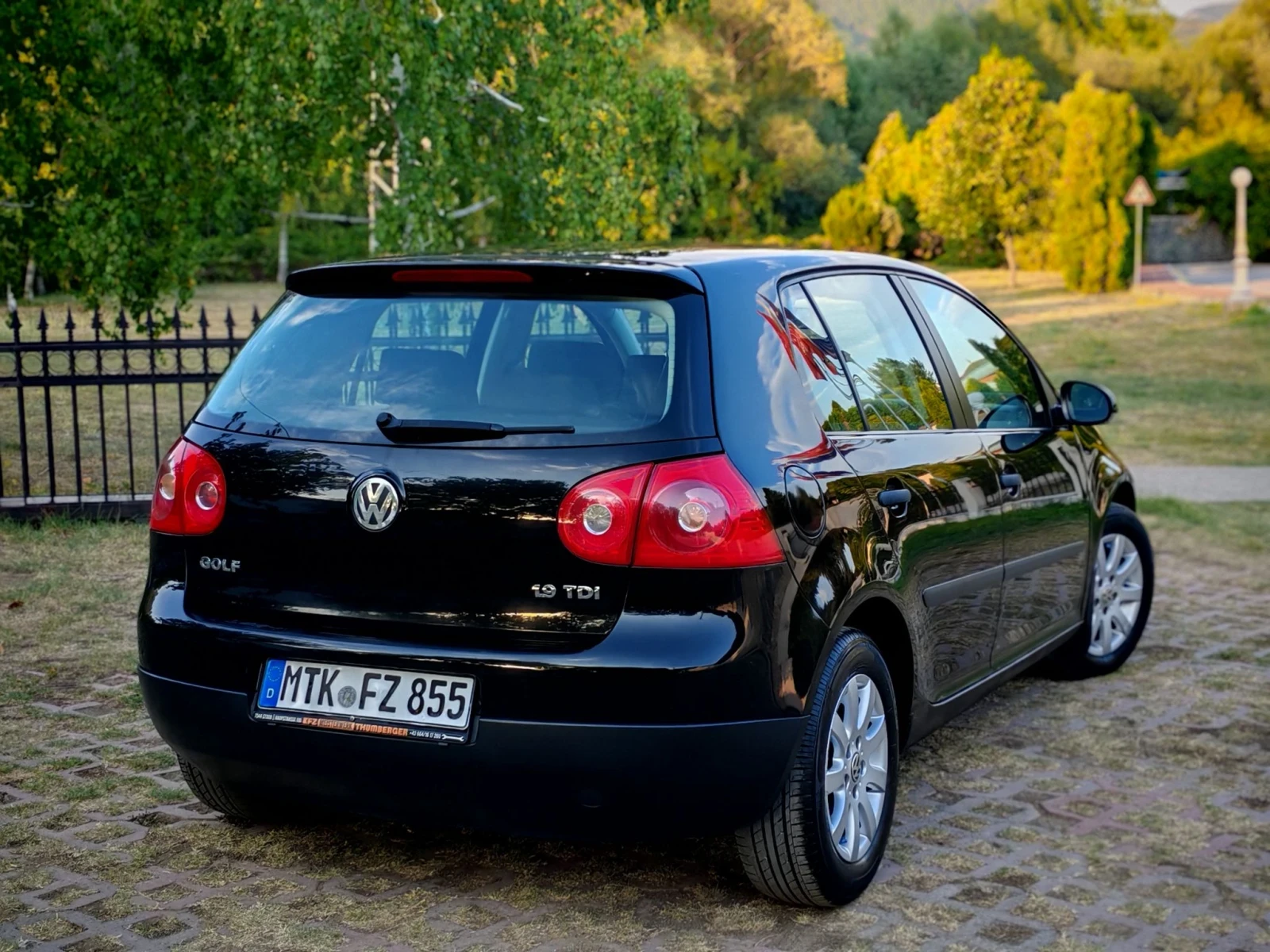 VW Golf 1.9TDI(BKC)(105)* КЛИМАТРОНИК* НОВ ВНОС* , снимка 6 - Автомобили и джипове - 55805329