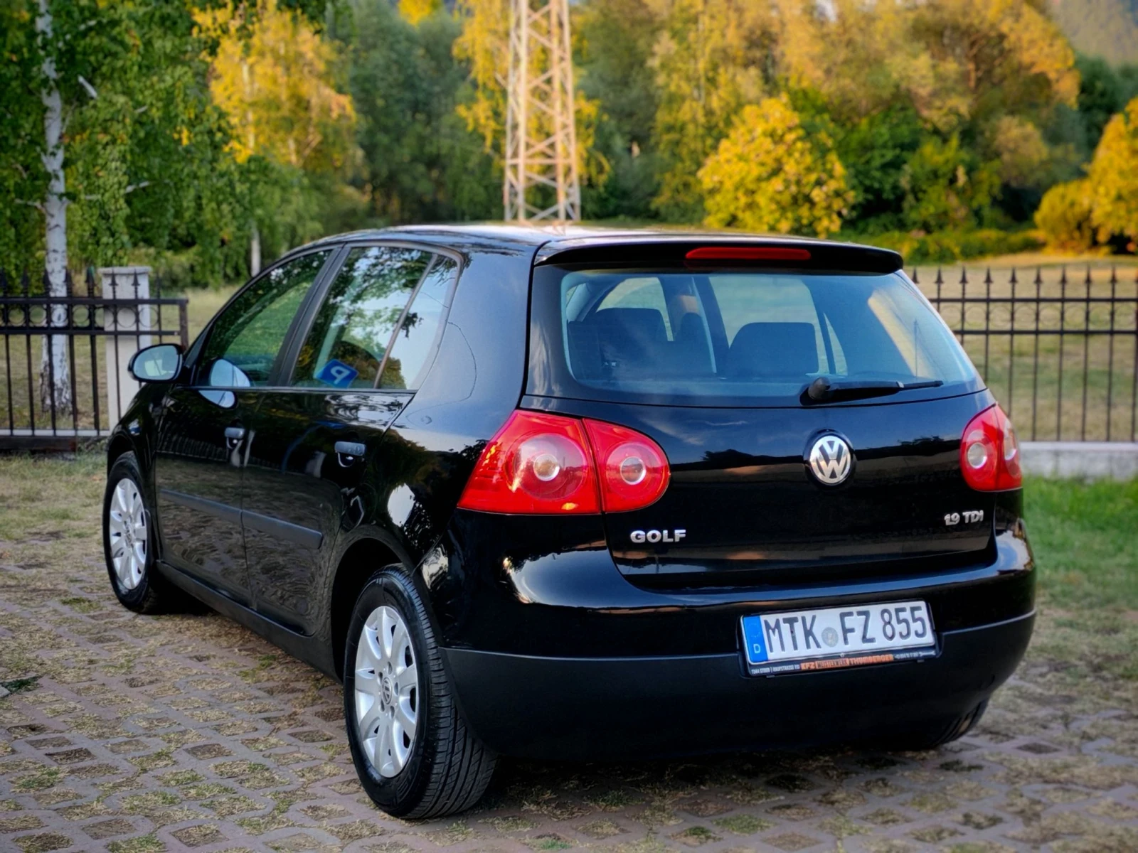 VW Golf 1.9TDI(BKC)(105)* КЛИМАТРОНИК* НОВ ВНОС* , снимка 5 - Автомобили и джипове - 55805329