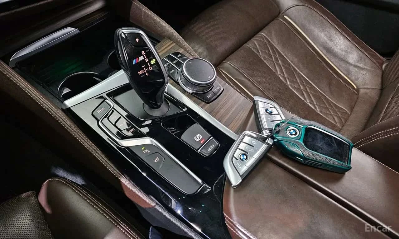 BMW 530 * xDrive M Sport Package Plus * КРАЙНА ЦЕНА ДО БГ, снимка 9 - Автомобили и джипове - 56310695