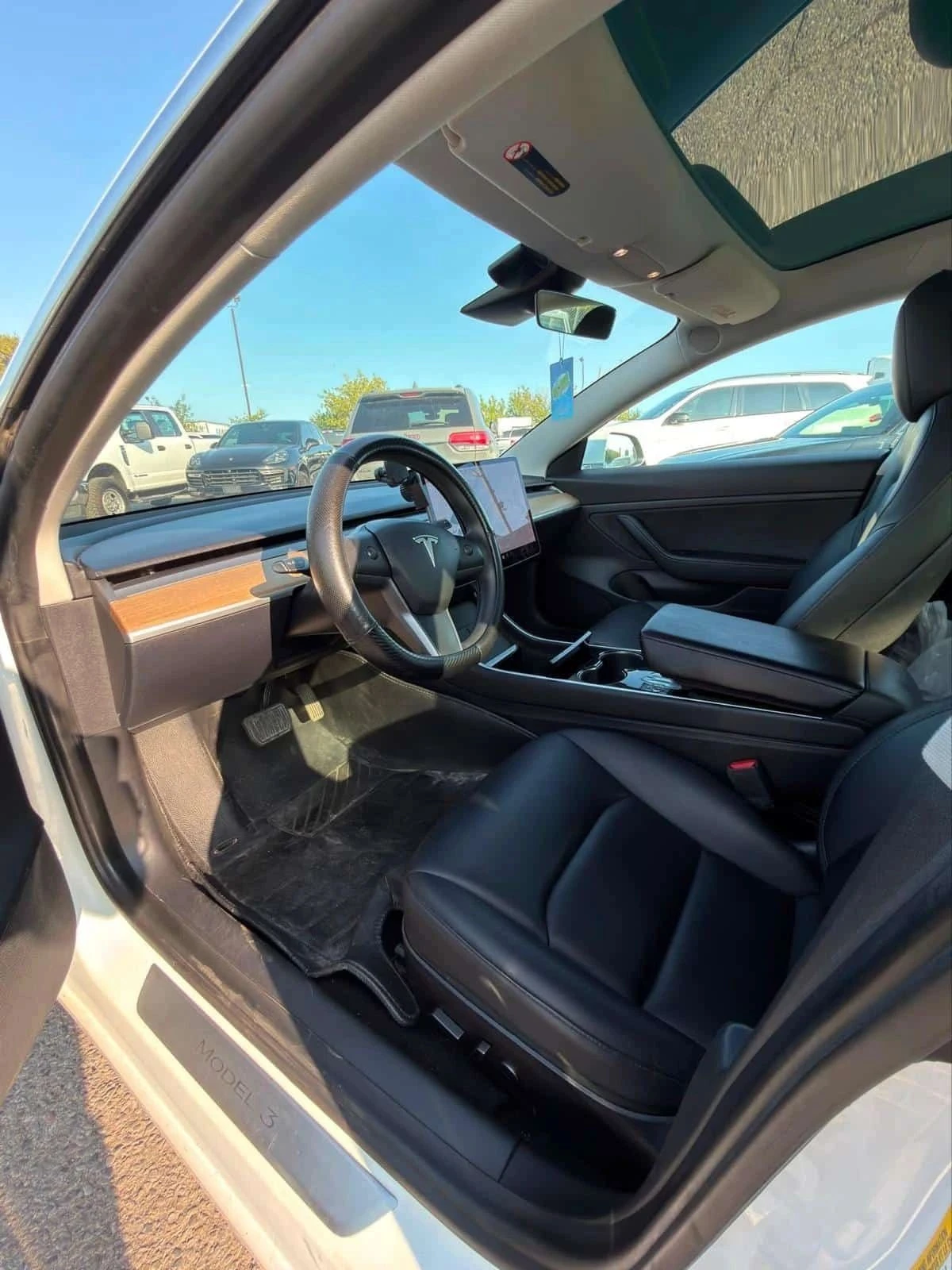 Tesla Model 3 | Mobile.bg � ����������� 4