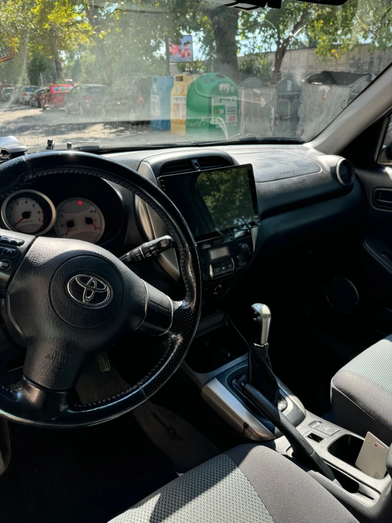 Toyota Rav4 2.0 D4D, снимка 6 - Автомобили и джипове - 47387289