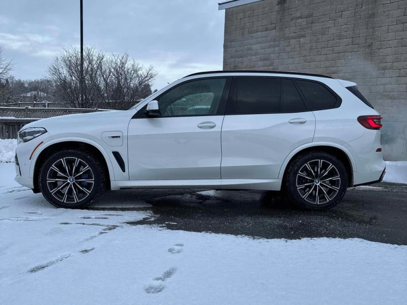 BMW X5 2022 xDrive45e * CARFAX * БЕЗ ПЪРВОНАЧАЛНА ВНОСКА, снимка 3 - Автомобили и джипове - 52744145