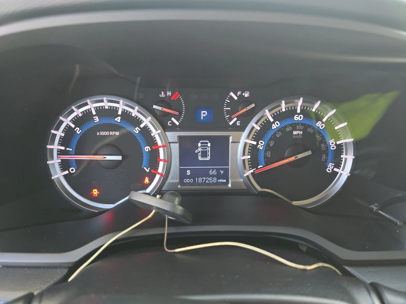 Toyota 4runner PREMIUM* 4.0* V6* ПОДГРЕВ* КАМЕРА* КЕЙЛЕС* , снимка 10 - Автомобили и джипове - 53276386