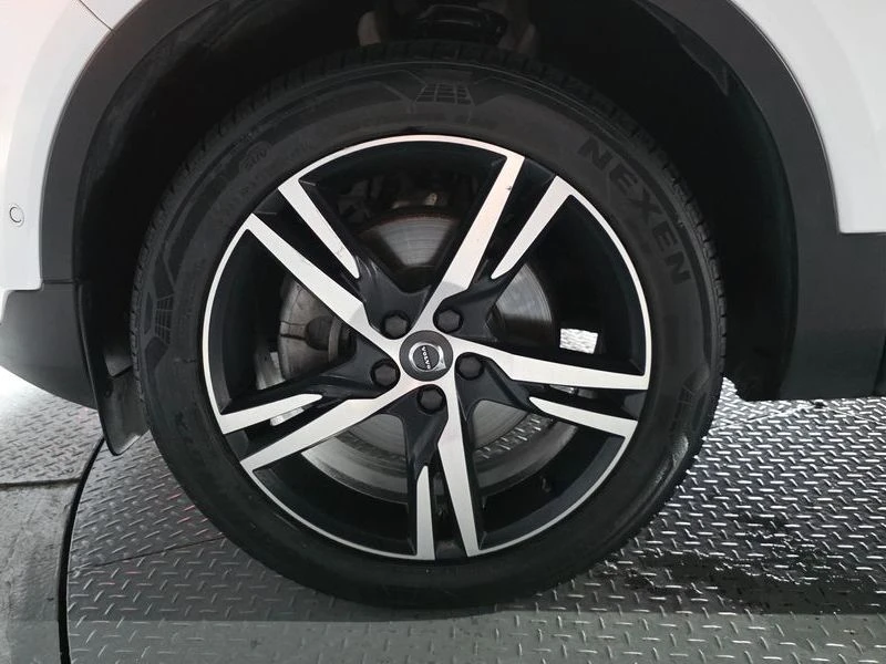 Volvo XC40 2.0 Automatic, снимка 4 - Автомобили и джипове - 55976166
