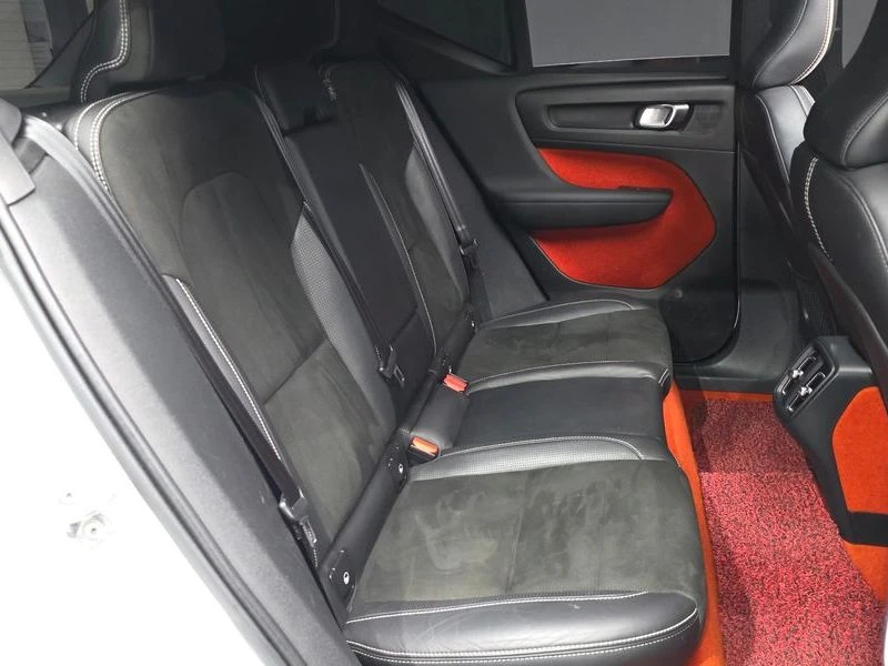 Volvo XC40 2.0 Automatic, снимка 11 - Автомобили и джипове - 55976166