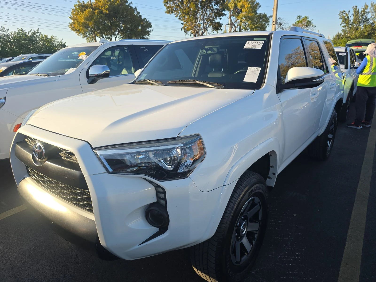 Toyota 4runner PREMIUM* 4.0* V6* ПОДГРЕВ* КАМЕРА* КЕЙЛЕС* , снимка 1