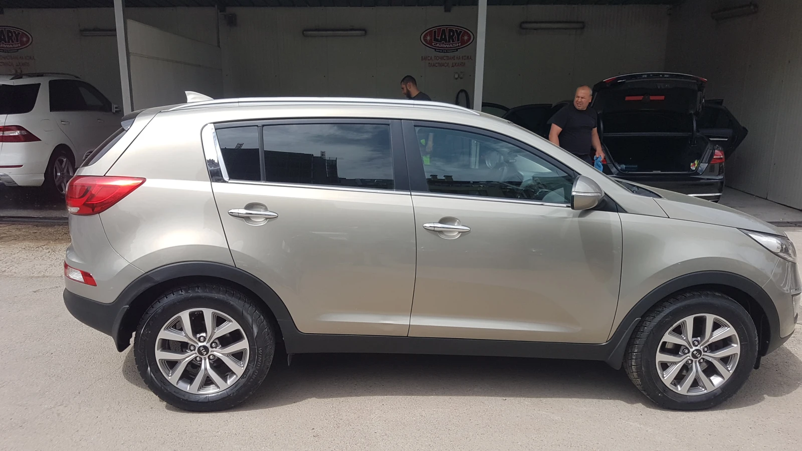 Kia Sportage 2.OI AVTOMAT -FEISLIFT - изображение 4