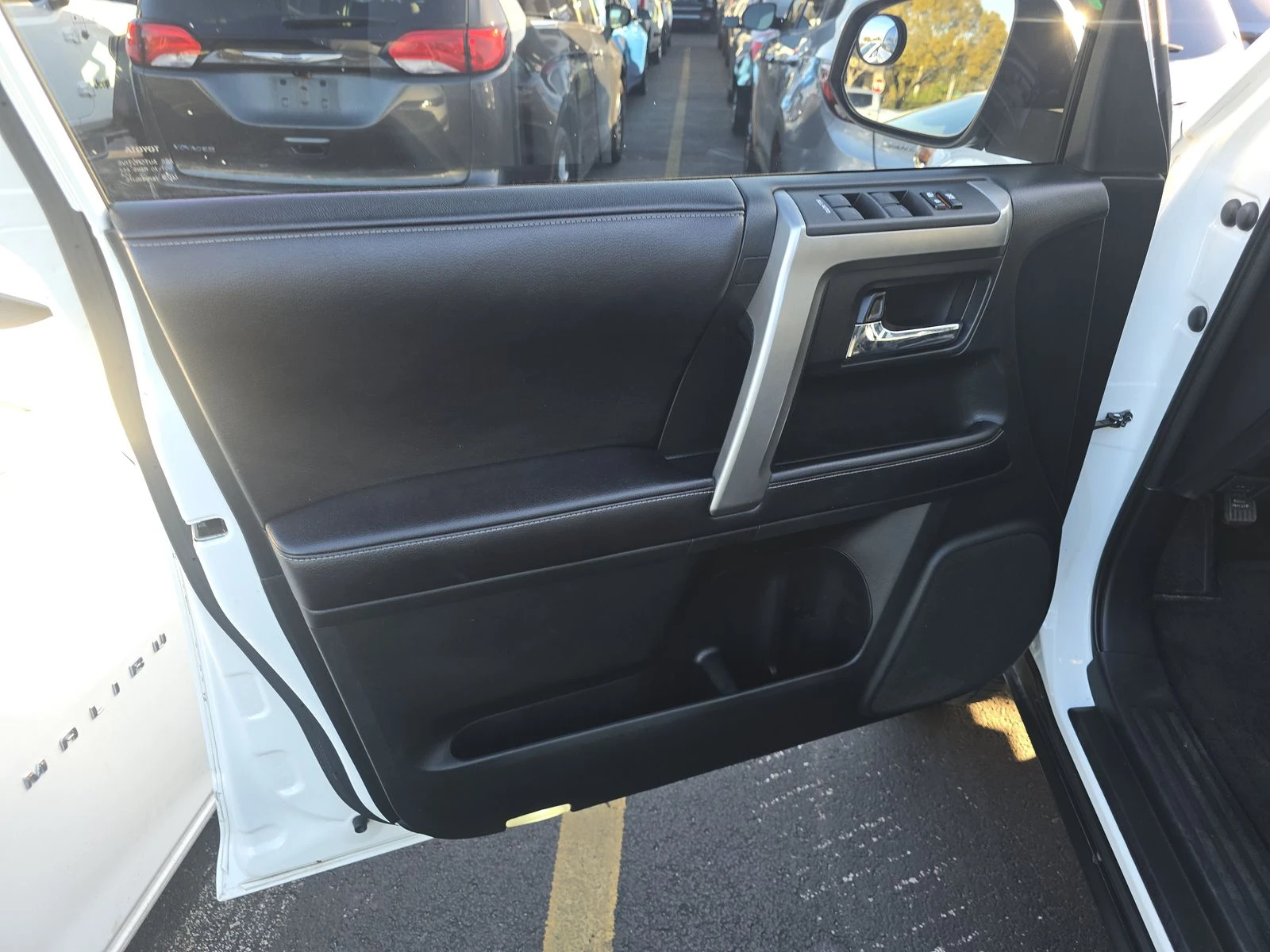 Toyota 4runner PREMIUM* 4.0* V6* ПОДГРЕВ* КАМЕРА* КЕЙЛЕС*  - изображение 7