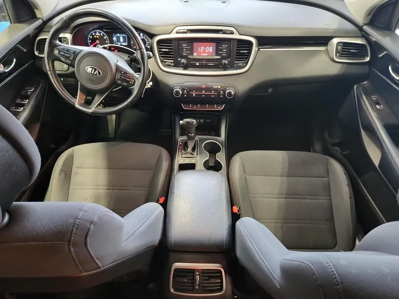 Kia Sorento LX V6, снимка 8 - Автомобили и джипове - 54277583