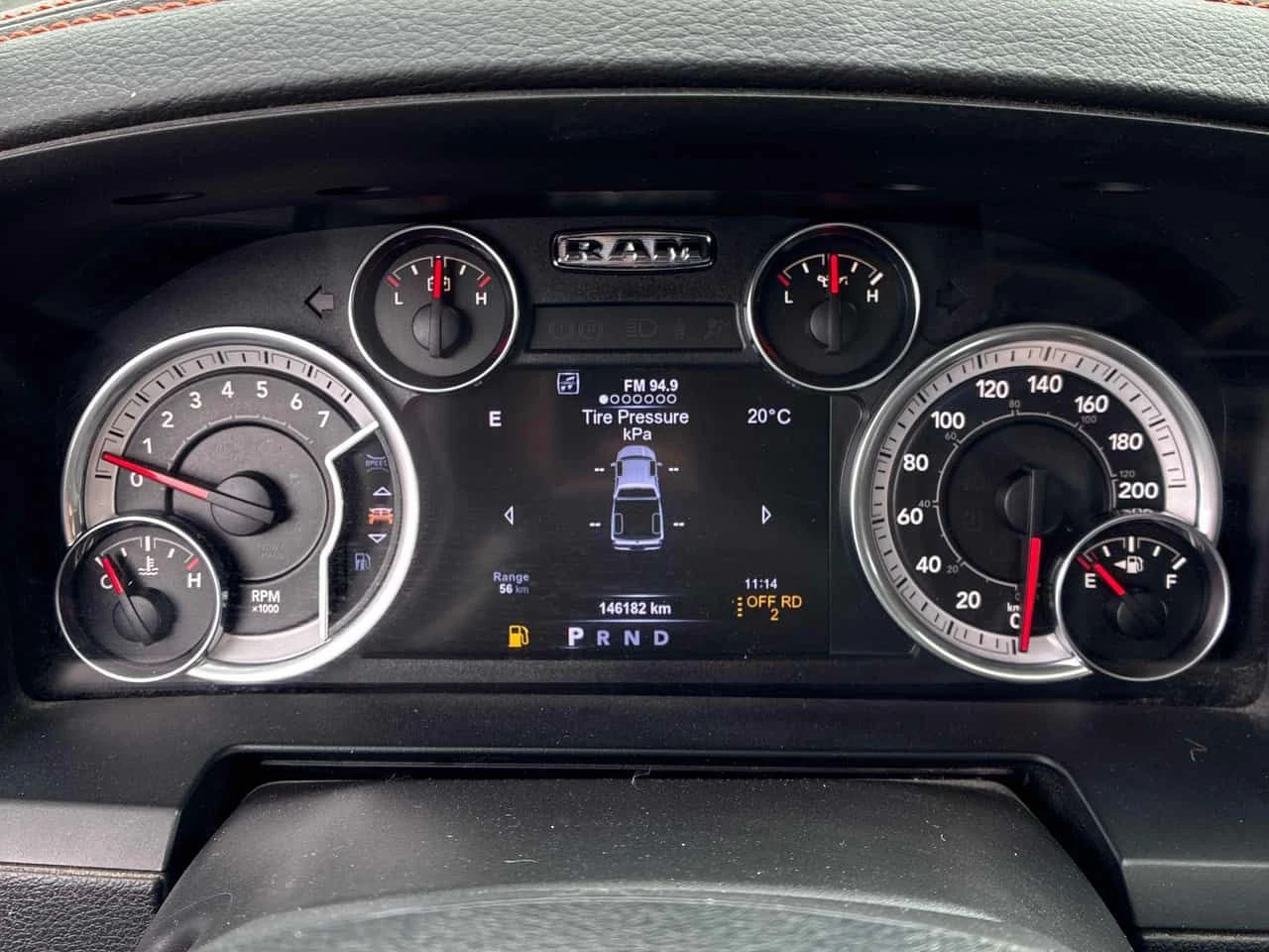 Dodge RAM 1500 * Sport * PANO* ПОДГРЕВ* KEYLESS* , снимка 8 - Автомобили и джипове - 54359151