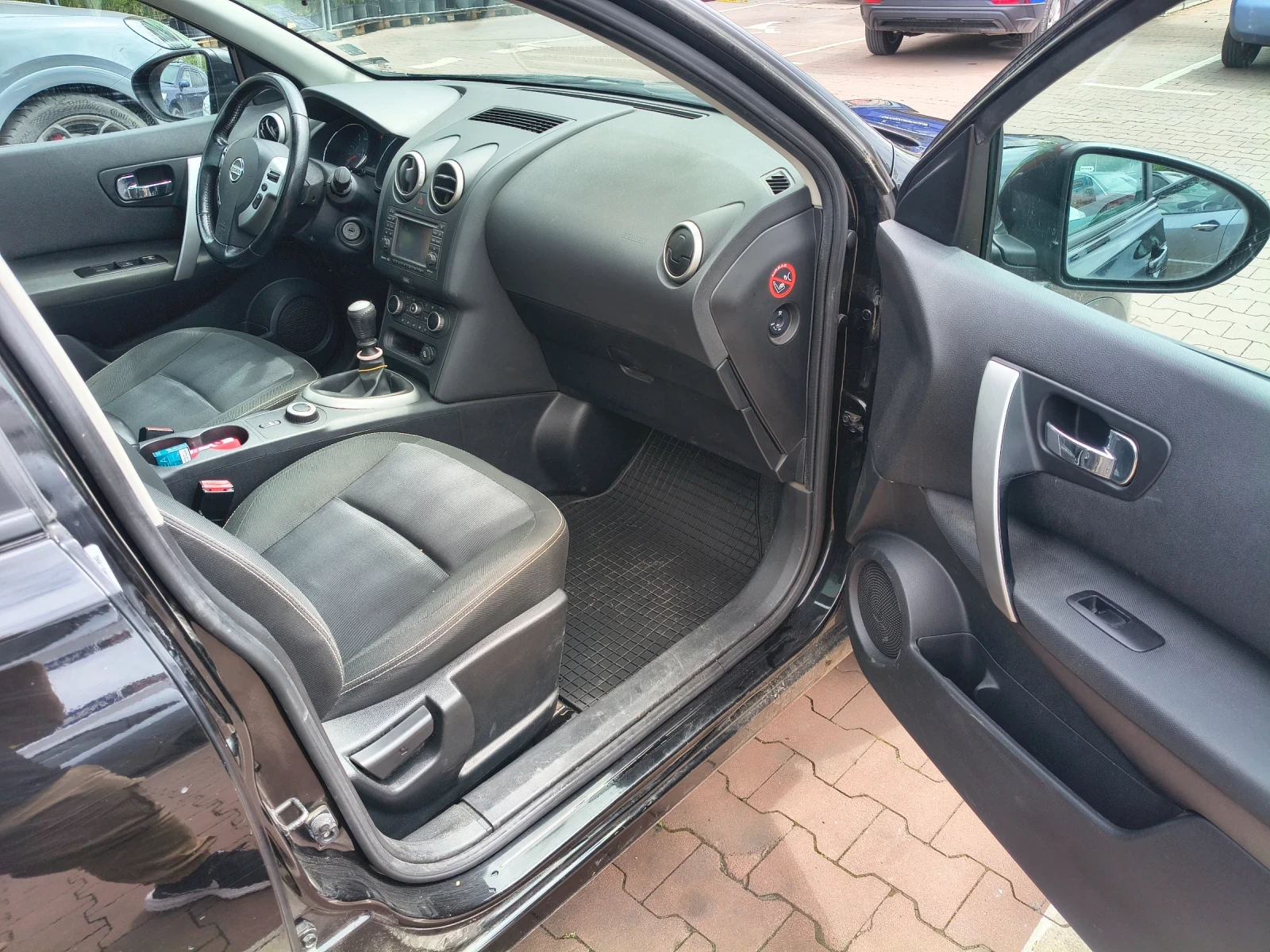 Nissan Qashqai 1.6 dci 4x4, снимка 9 - Автомобили и джипове - 54526810