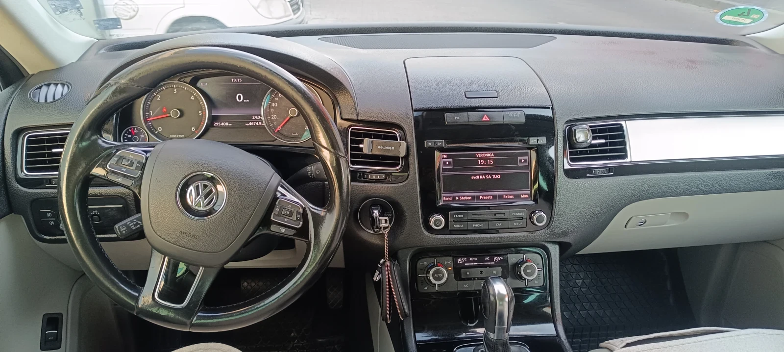VW Touareg, снимка 8 - Автомобили и джипове - 55178435