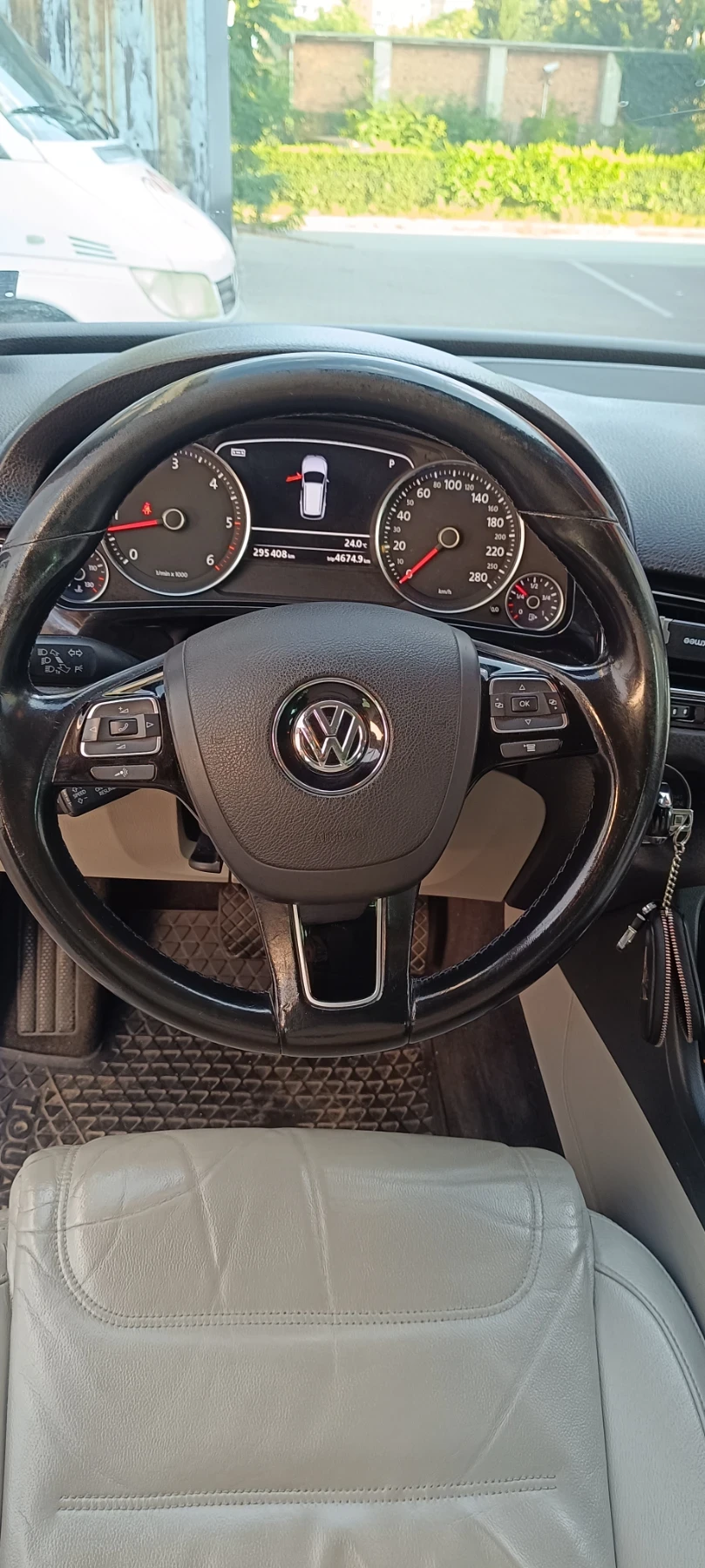 VW Touareg, снимка 6 - Автомобили и джипове - 55178435