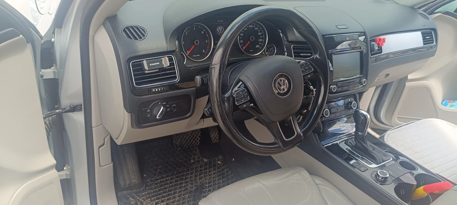 VW Touareg, снимка 7 - Автомобили и джипове - 54652779