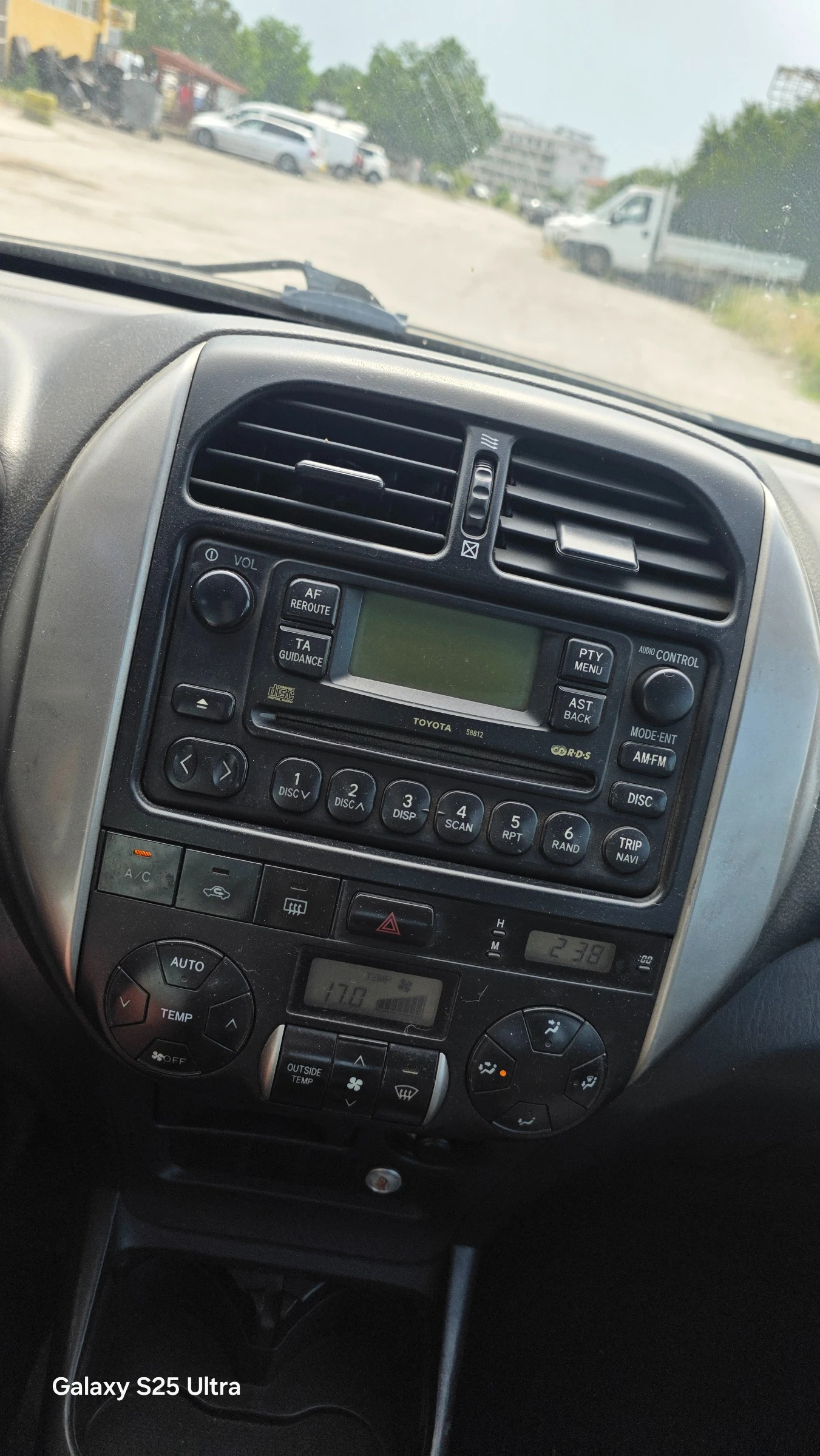 Toyota Rav4 2.0tdi, снимка 11 - Автомобили и джипове - 54813020