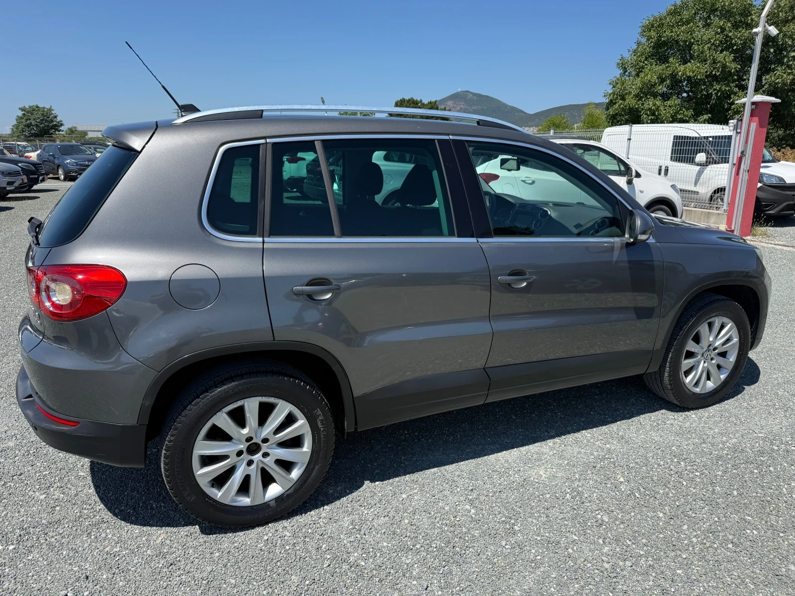 VW Tiguan (KATO НОВА)^(4x4), снимка 5 - Автомобили и джипове - 55365085