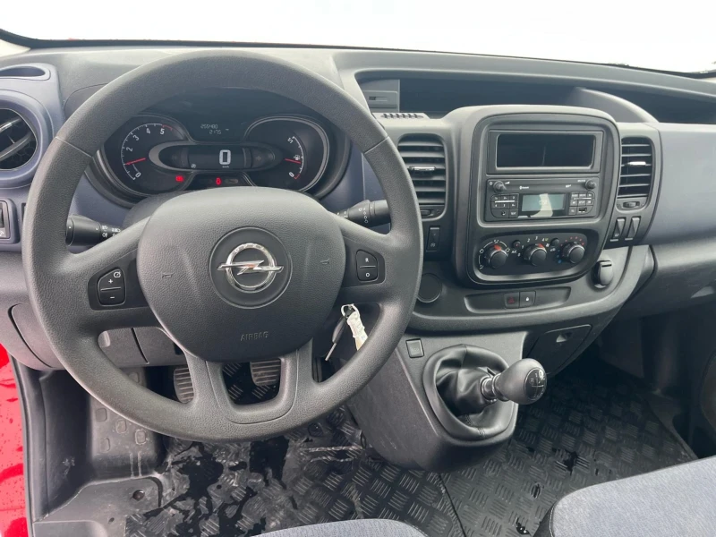 Opel Vivaro, снимка 15 - Бусове и автобуси - 53128788