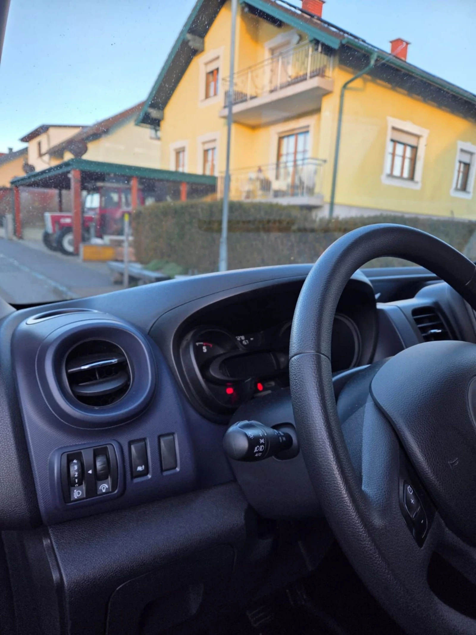 Opel Vivaro  - изображение 7