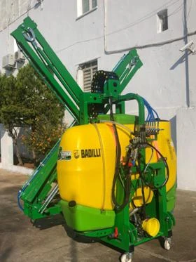 Пръскачка Друга марка 1000 liter пълна хидравлика, снимка 1