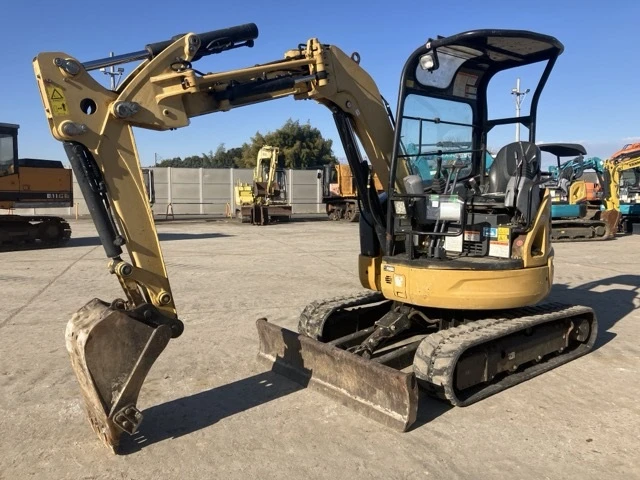 Багер Cat 030ESR / ОЧАКВАН ВНОС !