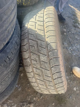Гуми Зимни 235/65R16, снимка 1
