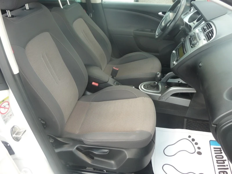 Seat Altea 1.6TDI-XL АВТОМАТИК-ПЕРФЕКТНА, снимка 15 - Автомобили и джипове - 46584319